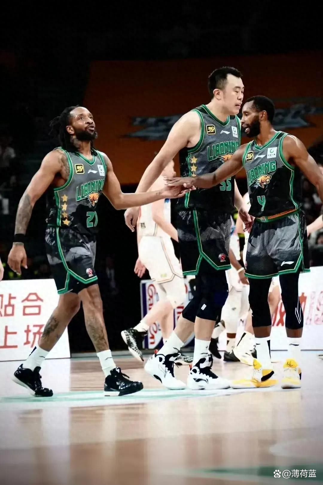 广东篮球队在最新一场对决中涌现优势