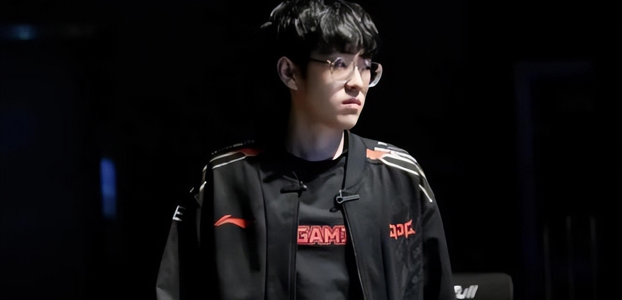 九游娱乐网页-FPX翻盘TL,Scout拿下关键大龙顶尖较量全球总决赛,让粉丝疯狂欢呼