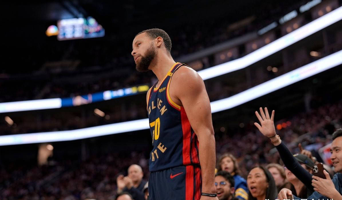 九游VIP-勇士不敌太阳,库里受伤离场