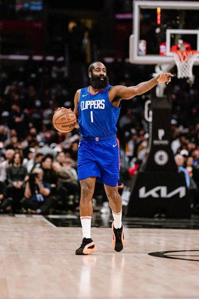 哈登三分绝杀!篮网击败76人 哈登三分绝杀!篮网击败76人