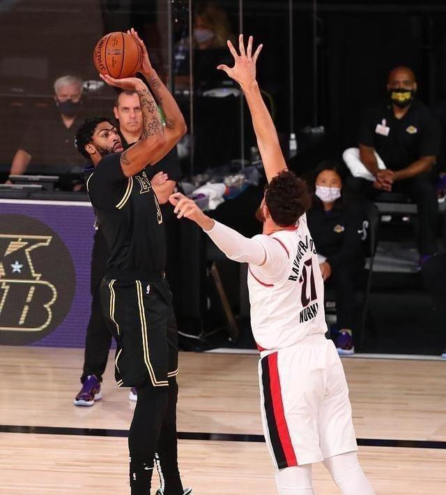 九游游戏-热火反超公牛安东尼-戴维斯终替热火拿下胜利