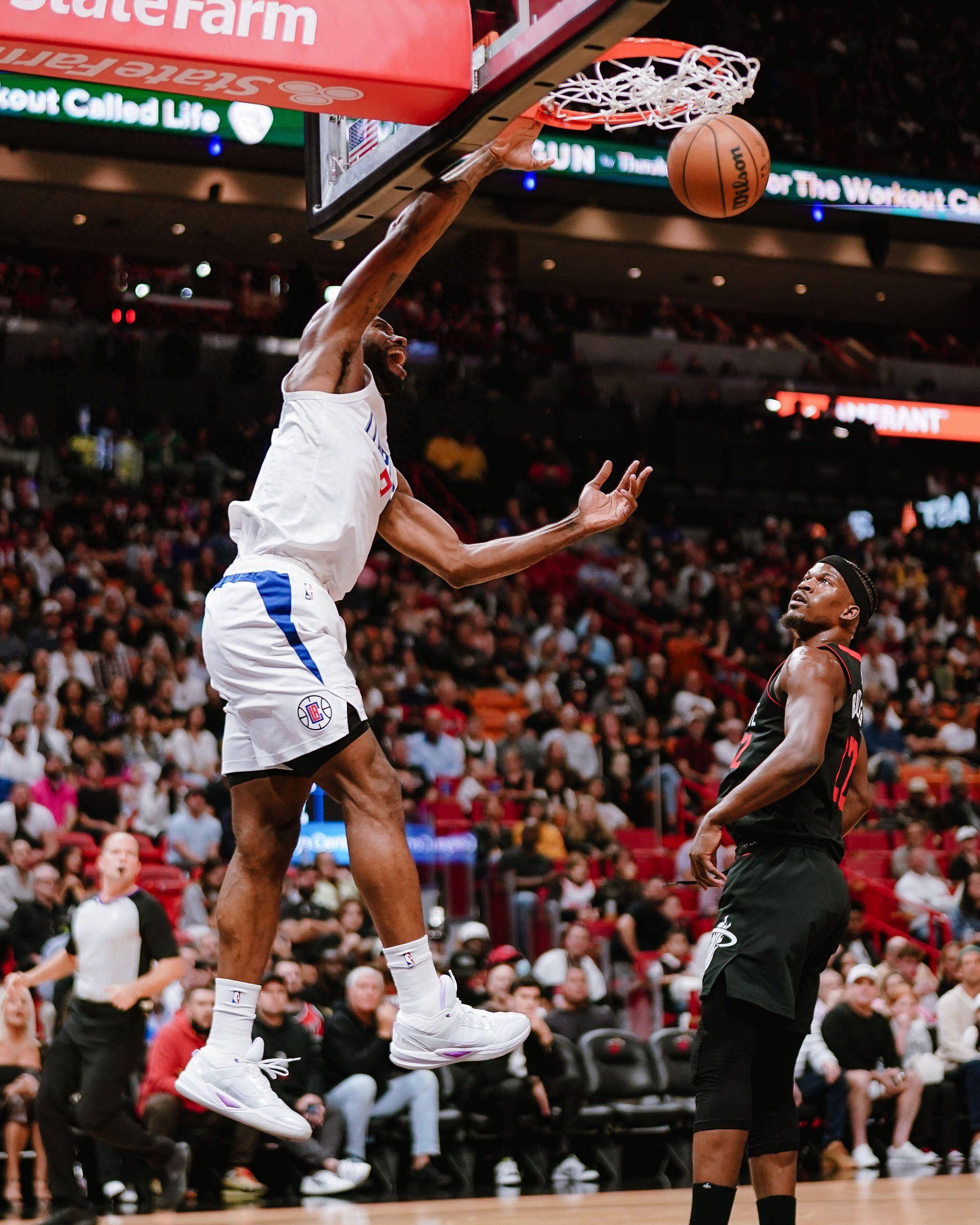 快船完胜活塞,伦纳德攻下34分 快船完胜活塞,伦纳德攻下34分