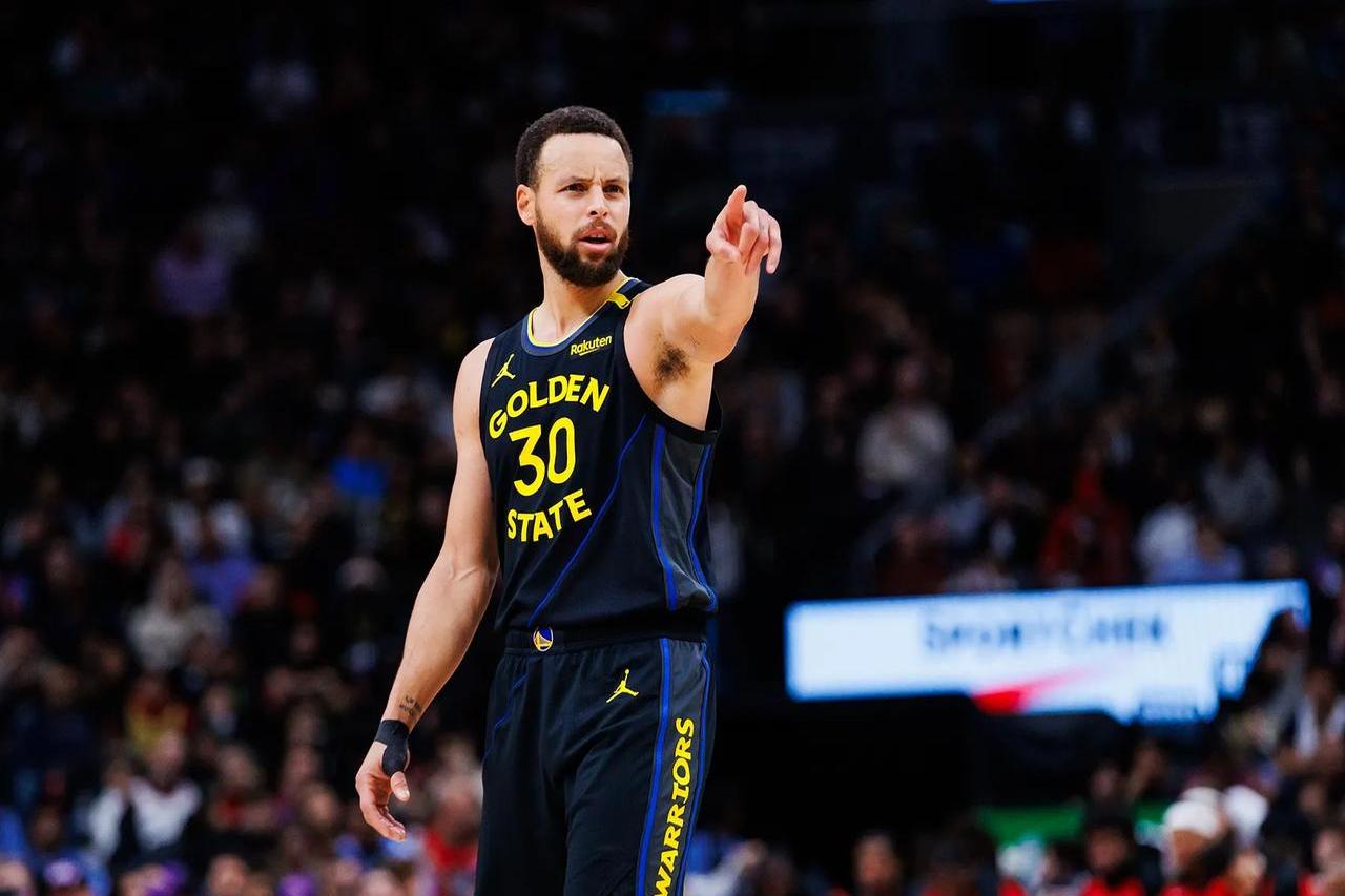 九游APP-勇士击败雷霆，克雷三分砍下35分