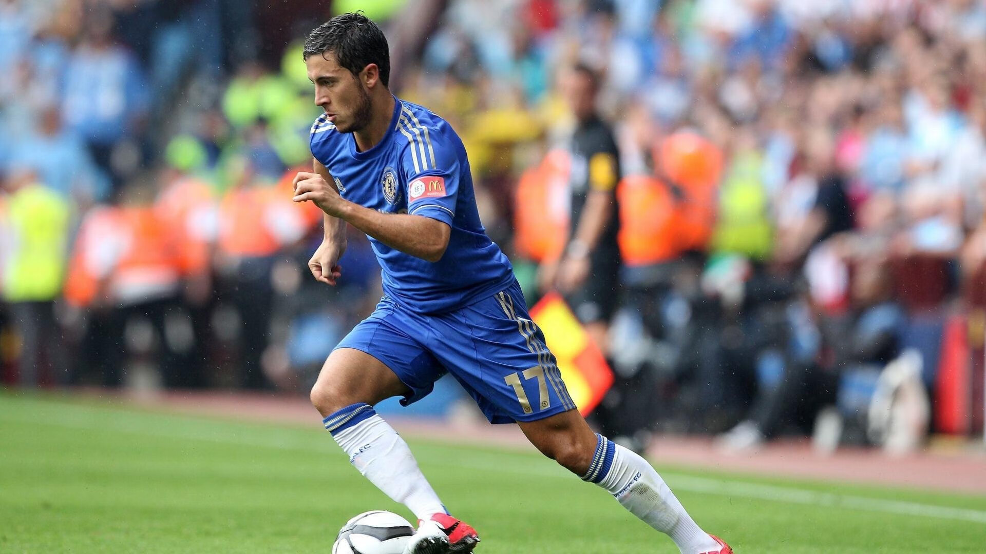 九游娱乐官方网站-英超争冠焦点战与国王关键战突围灰熊，关键战役的跨体育启示