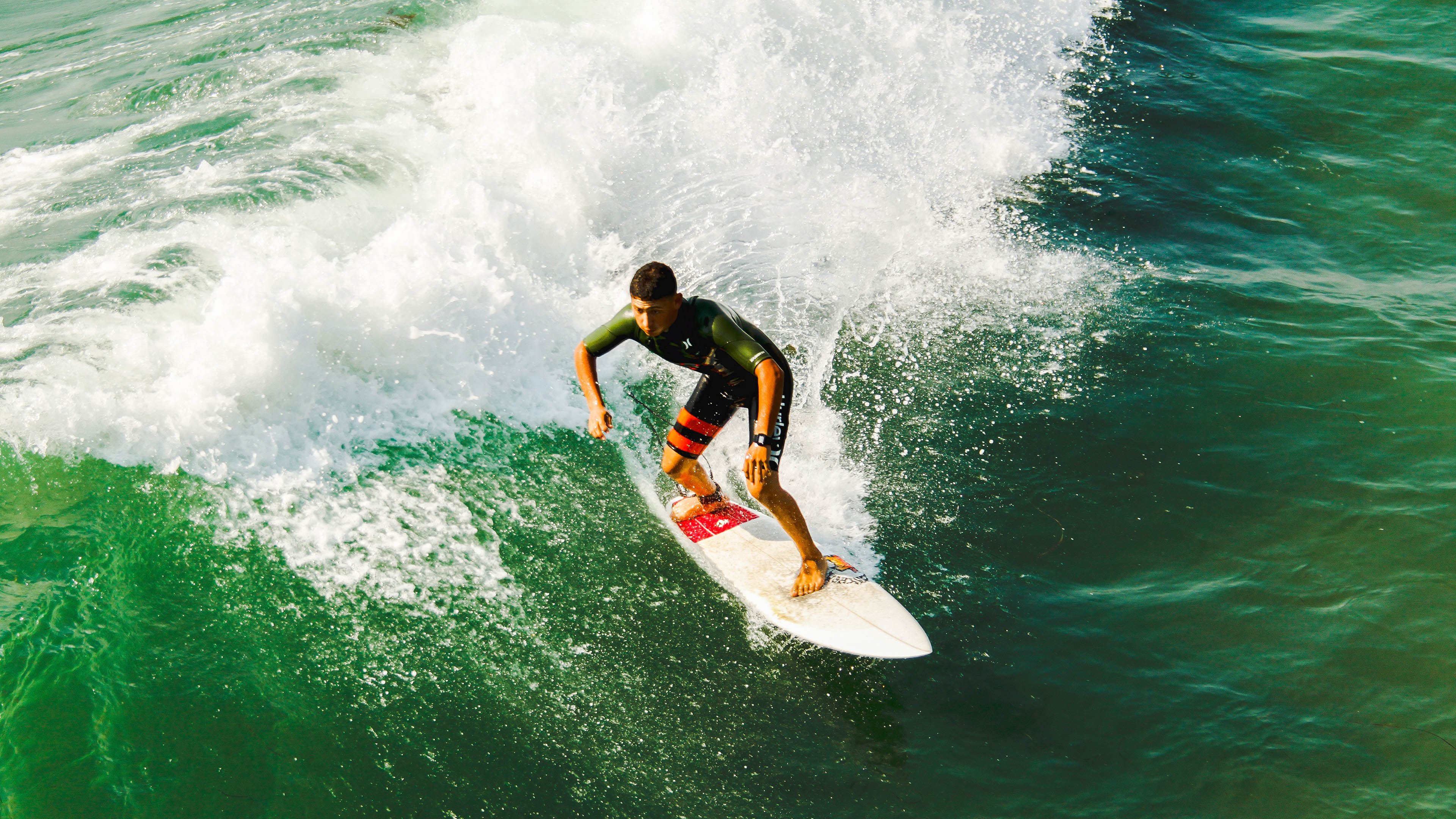 一战封神！马丁内利扛鼎完胜挪威，红魔新王就此诞生？