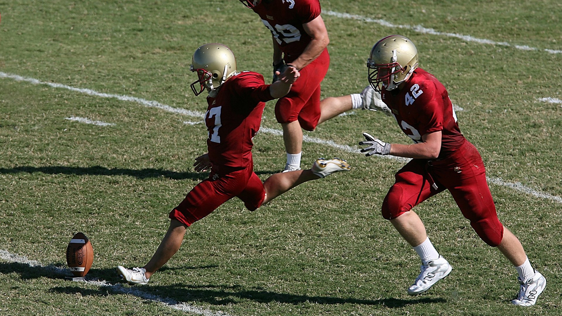 当绿茵场遇上乒乓球拍,奥恰洛夫的反手弧圈,如何映照英格兰队的完胜哲学?